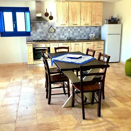 Semesterbostad Casa Encantada - Immersa Nel A Pochi Minuti Dal Mare Cala Liberotto